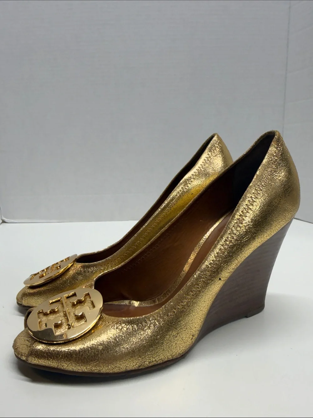 Tory Burch Sally Wedge Heels Pumps Metallic Leather Crackle Open Toe Gold 9